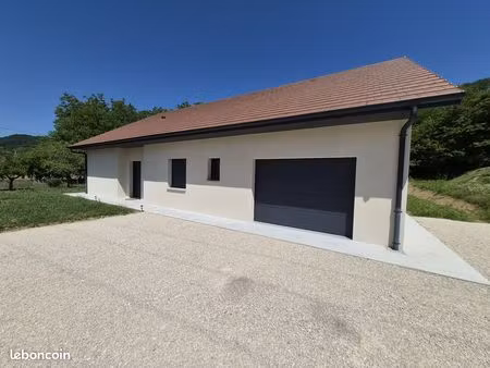 villa 4 pièces 122 m²