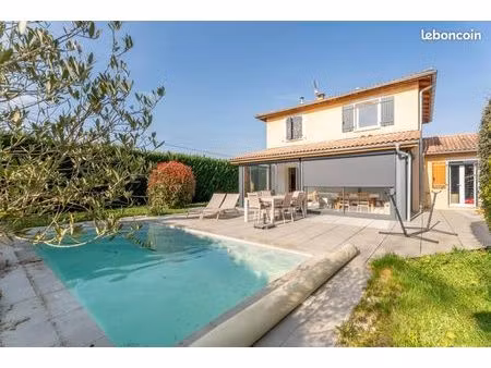 villa 4 pièces 111 m²