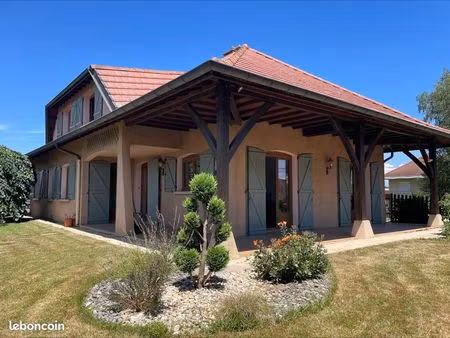 villa 6 pièces 151 m²