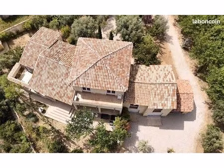 maison vaste  moderne  très calme avec vue imprenable