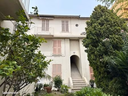 emplacement exceptionnel – coup de cœur assuré – charmant appartement de style provençal