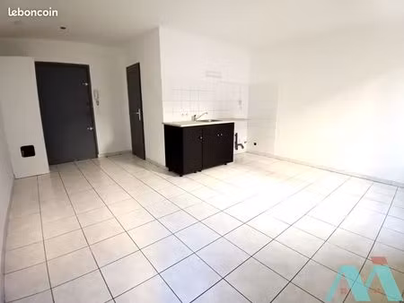 studio 1 pièce 25 m²