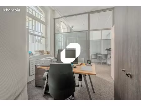 bureau 70 m²