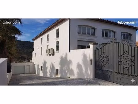 box de stockage à louer – sainte-maxime | 9 m² | 150 - mois