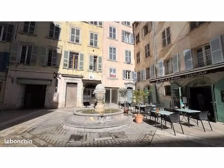 local commercial 27 m²
