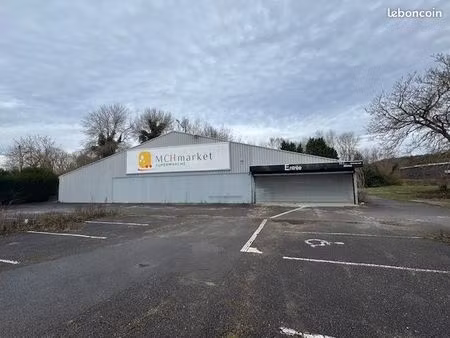 location local commercial 1000 m2 centre de vic sur aisne