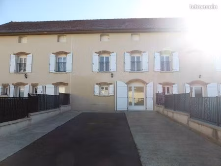 f4 a louer à pavant