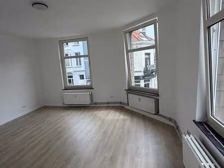 appartement 2 chambres rénové à ixelles (45)