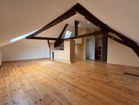 studio situé à 2 pas de la grand-place de nivelles