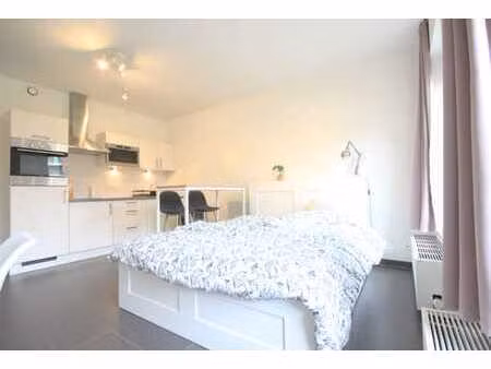 beau studio de 32m² à louer en plein centre de lln