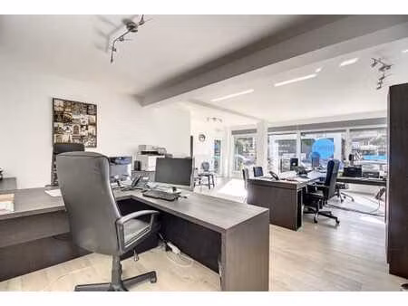 rez-de-chaussee commercial de 75m²