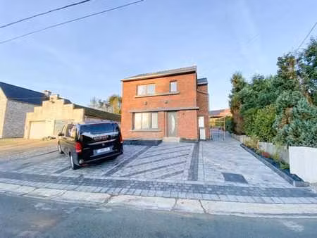 superbe maison 2 chambres entièrement rénovée avec jardin  p