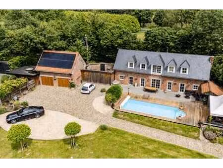 villa de standing rénovée avec espace wellness