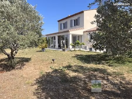 villa 5 pièces 130 m²