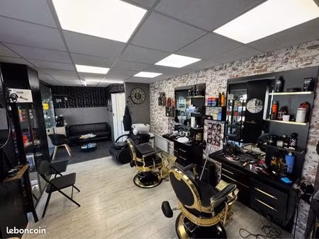 ? à vendre : barber shop rentable et clé en main