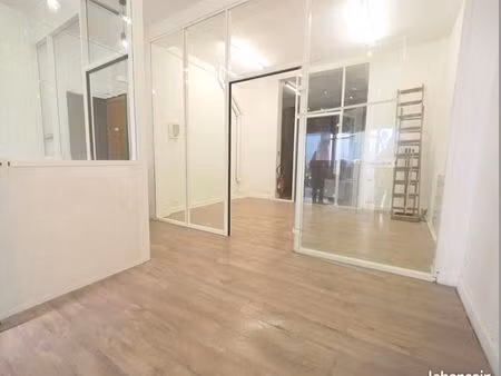 local commercial 61 m²