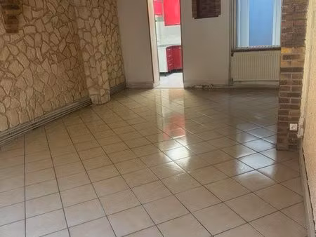 maison de ville 70 m² – 2 chambres – saint-quentin – 700 /mois ?