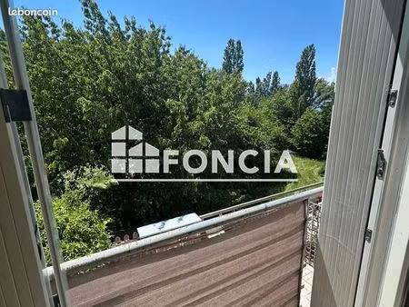 studio 1 pièce 28 m²