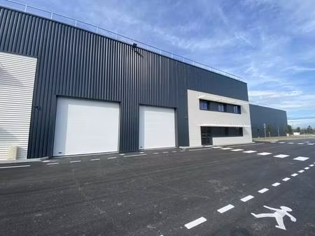 location local d’activités ambares et lagrave 33440 3498m²