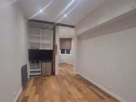 studio 1 pièce 33 m²