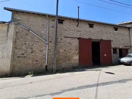 grange 1 pièce 135 m²