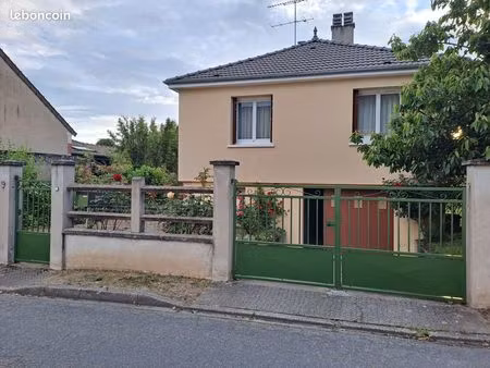 maison de 6 pièces sur terrain de 800 m²