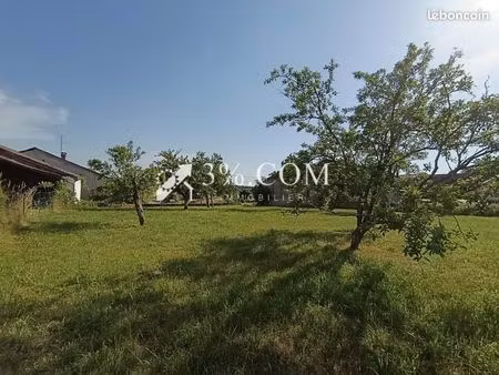 terrain 1 687 m² dompierre