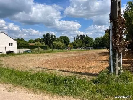 terrain 2164 m² escamps