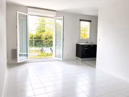 location f2 49m2