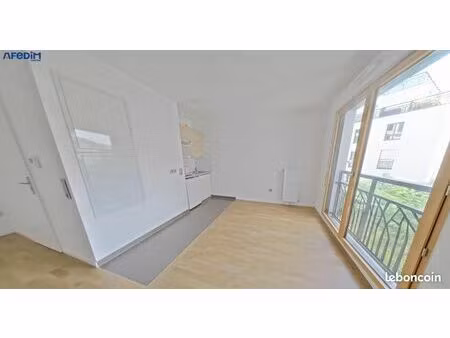 studio 1 pièce 30 m²