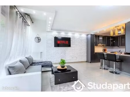 chambre 1 pièce 13 m²