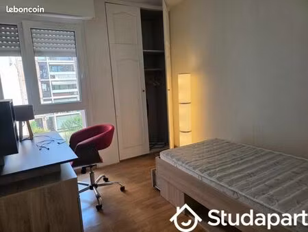 chambre 1 pièce 11 m²