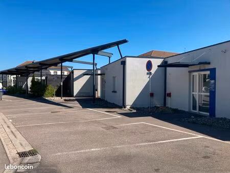 urgent vend local commercial ou médical