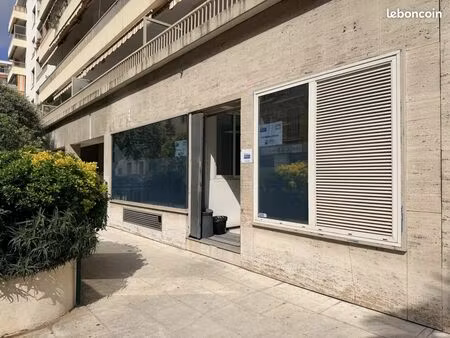 local commercial 73 m² nice