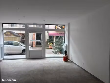 local commercial à louer centre ville 40m²