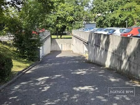 parking à louer
