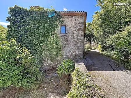maison de village en pierre à rénover – fort potentiel – 95 m² env. + cave + combles