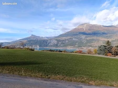 terrain 800 m²