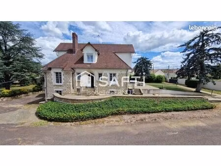 maison 8 pièces 207 m²