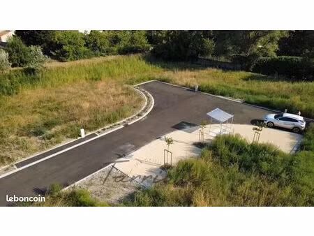 terrain 759 m² cruas