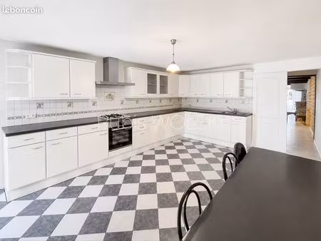 immeuble 160 m² charleville-mézières