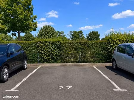 place de parking privative