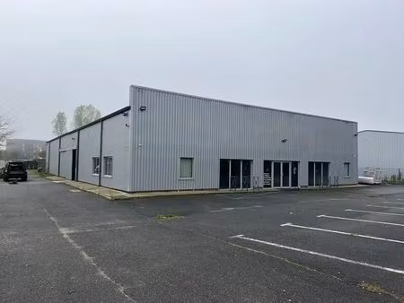 vente local d'activités 1 080 m²