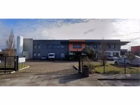 vente local d'activités 1 535 m²