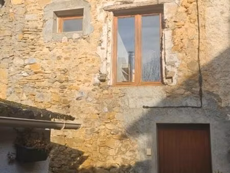 petite maison de charme à terminer
