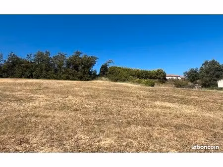 terrain 748 m² salles sur l hers