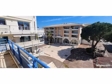 appartement 3 pièces en duplex  dernier étage  port fréjus