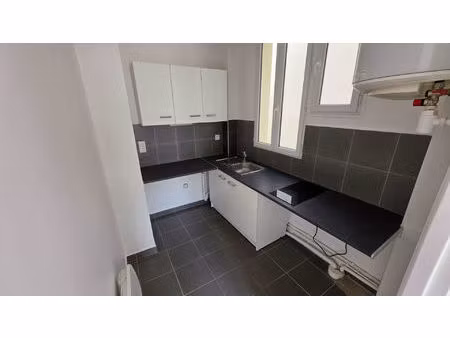 appartement 2 pièces à louer - paris 4ème étage - proche métro charles michels