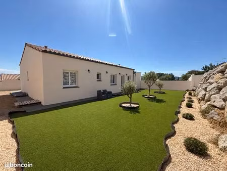 maison moderne 2024 avec vue dégagée sur les pyrénées