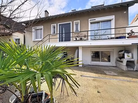 maison 7 pièces 177 m²
